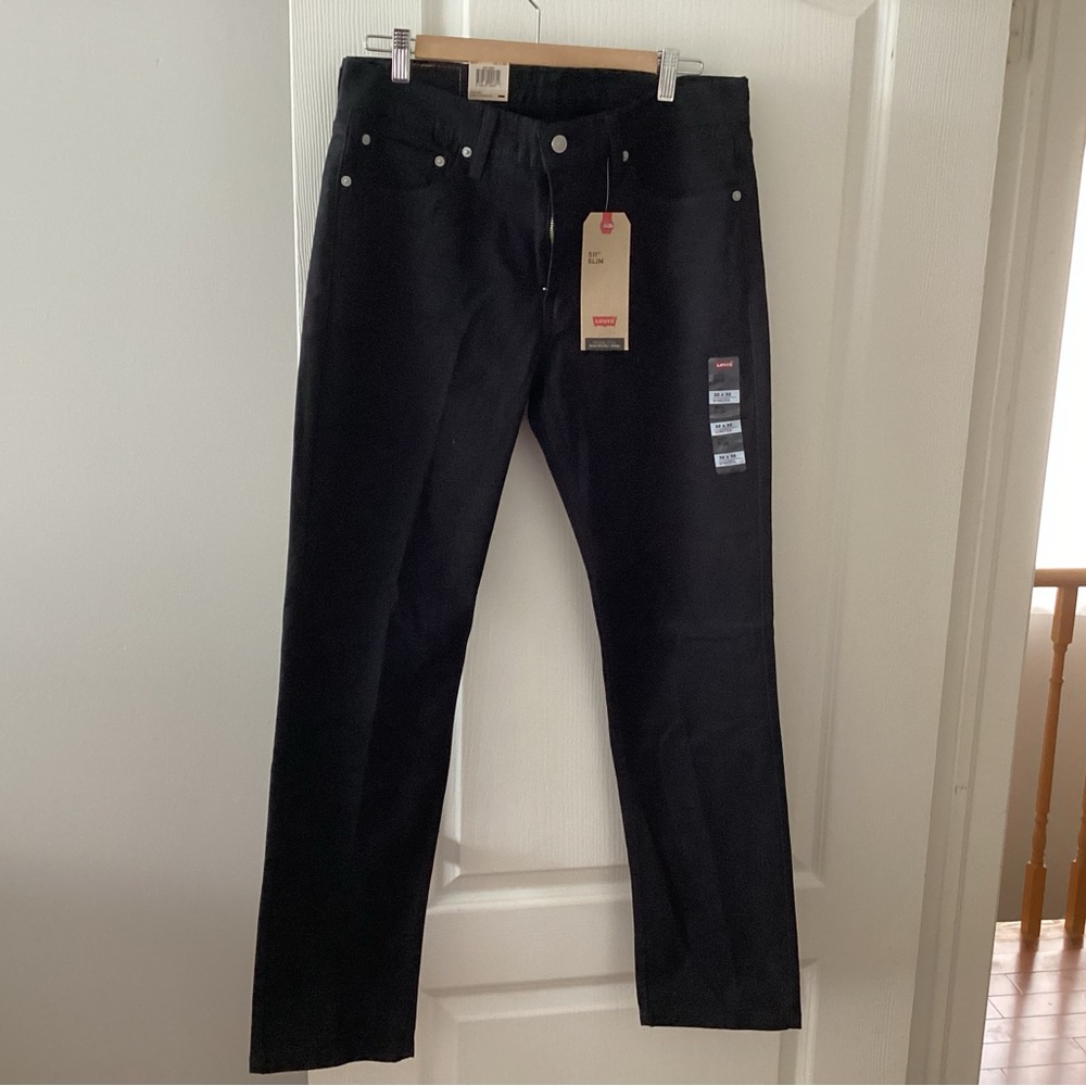 Levi's Men's Slim Fit Black Jeans.  B7